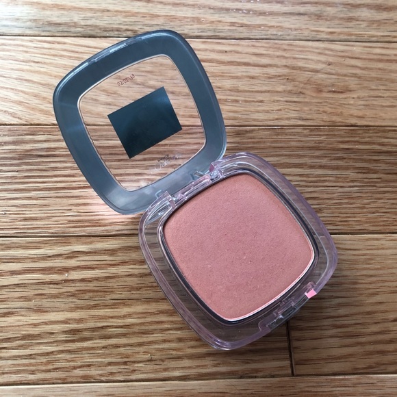 L'Oréal Paradise Enchanted Scented Blush- Bashful - Picture 2 of 3